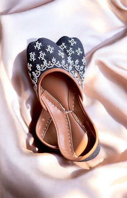 black desi footwear