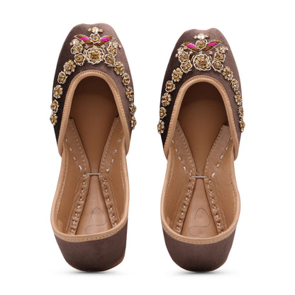 brown juttis for women