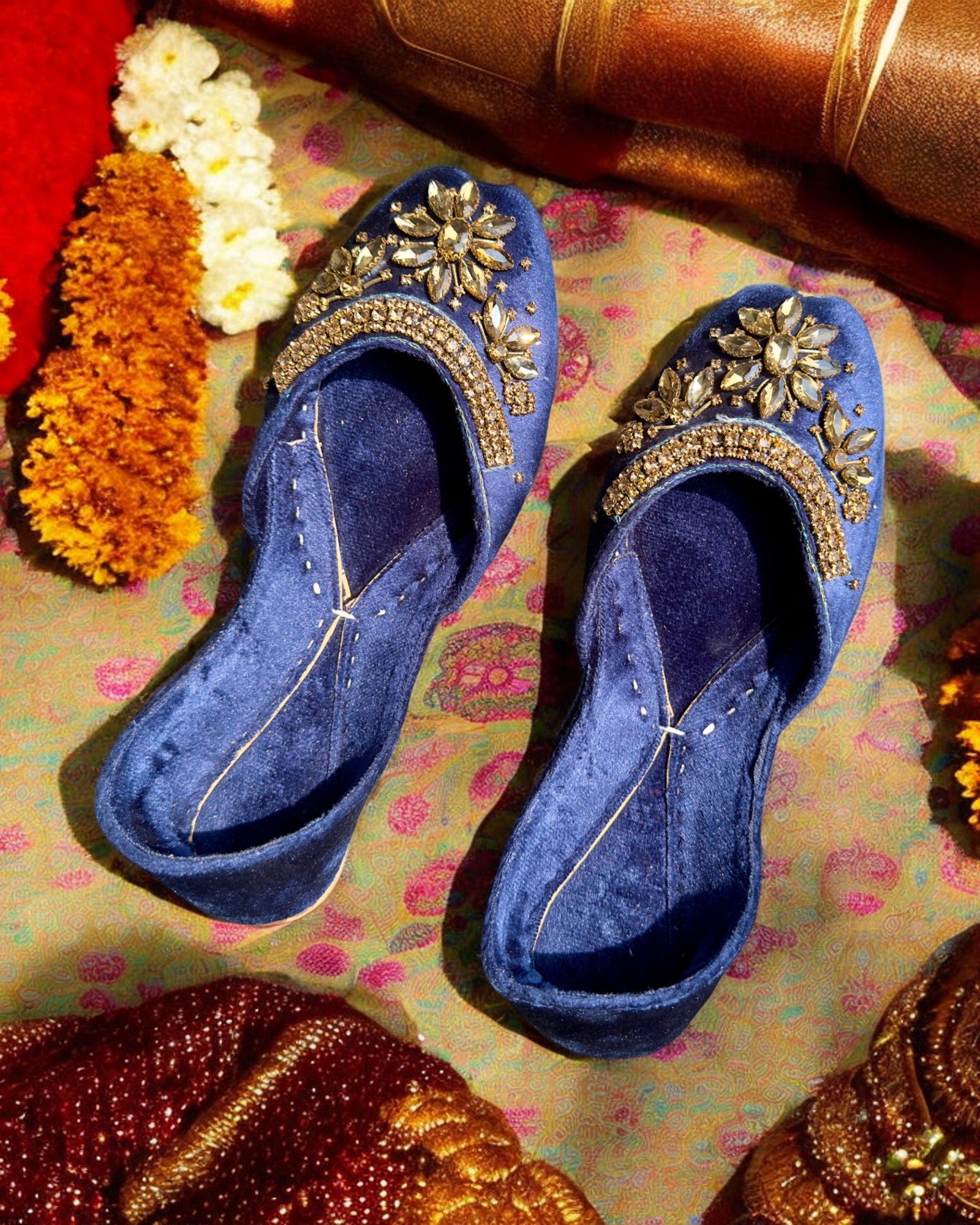 navy blue Khussa