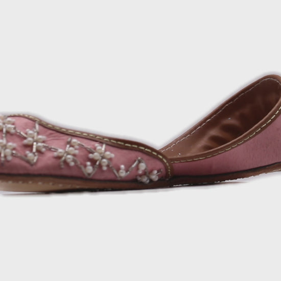 pink khussas juttis