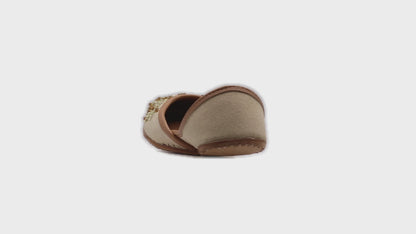 women beige khussa