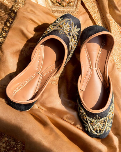 punjabi jutti black