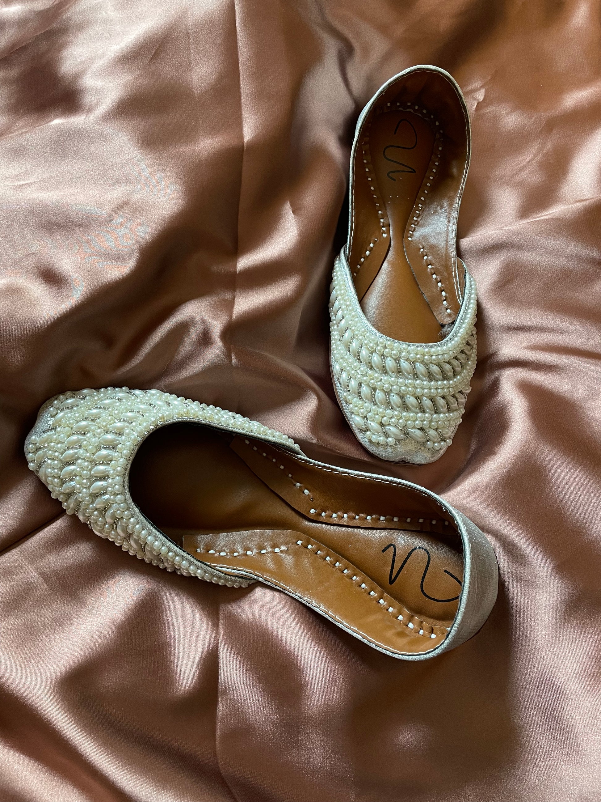 white eid flats